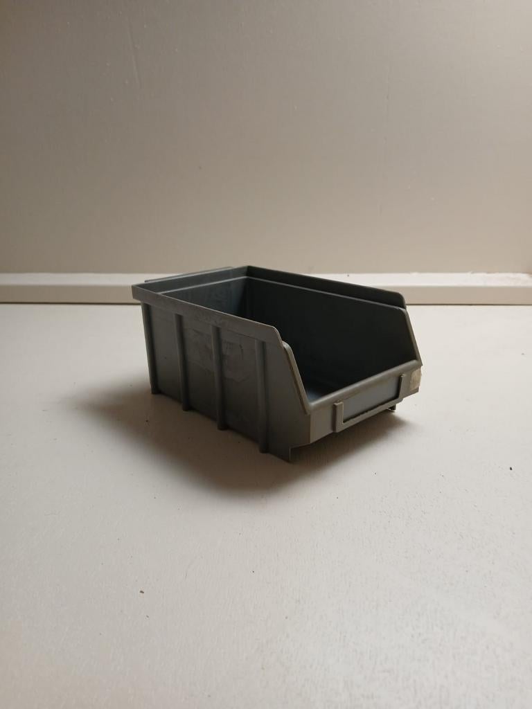 Grijze stapel magazijnbakjes 275 stuks, Doe-het-zelf en Verbouw, Kratten en Dozen, Ophalen