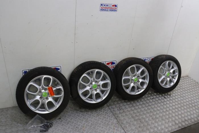 Velgen set + banden van een Mini Cooper S (Cooper S 02-), 12 maanden garantie, Gebruikt, -, -