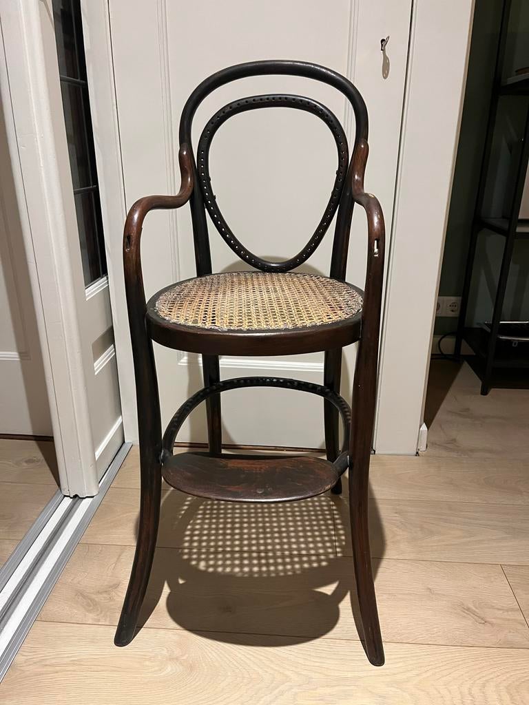 Antiek Thonet Kinderstoel - Model 1230, Antiek en Kunst, Antiek | Meubels | Stoelen en Banken, Ophalen