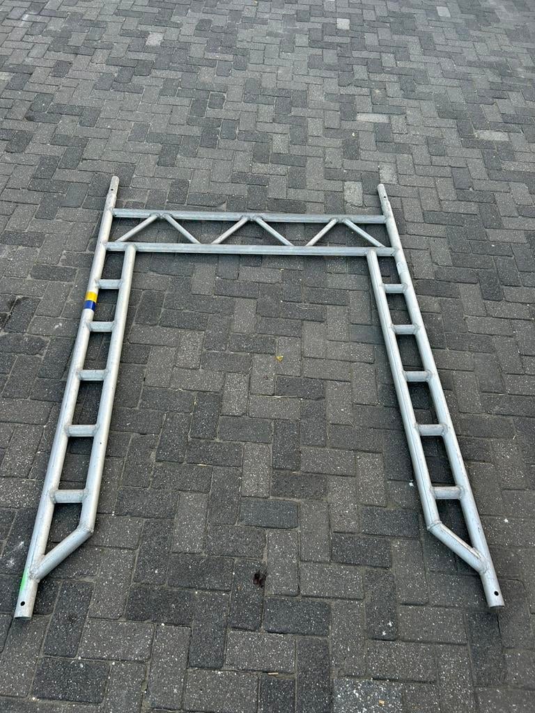 Layher doorloopframe 150/8, Doe-het-zelf en Verbouw, Steigers, Ophalen, Zo goed als nieuw, Overige typen, Minder dan 2 meter