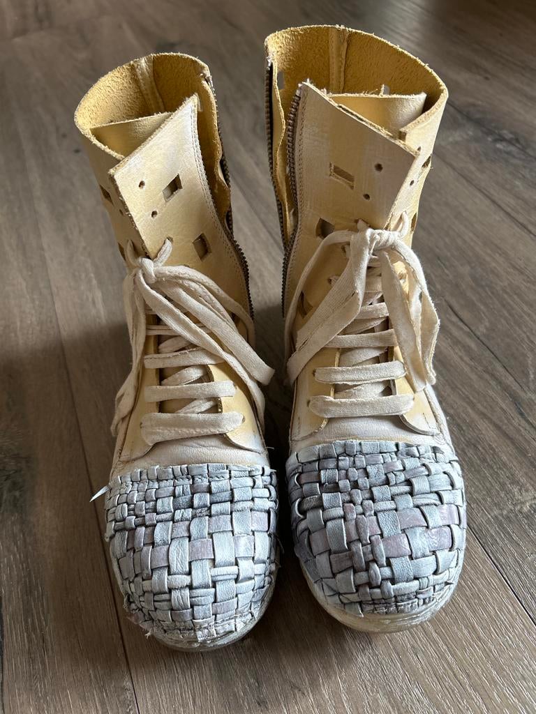 Beige enkellaarsjes met veters (Papucei, maat 36), Kleding | Dames, Beige, Lage of Enkellaarzen, Ophalen of Verzenden, Zo goed als nieuw