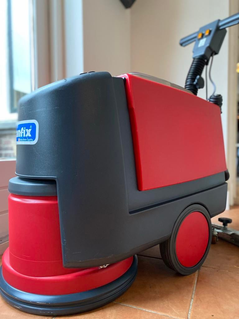 Gebruikte schrob-/ zuigmachine Cleanfix RA 431 E, Ophalen, Gebruikt, Schrobmachine