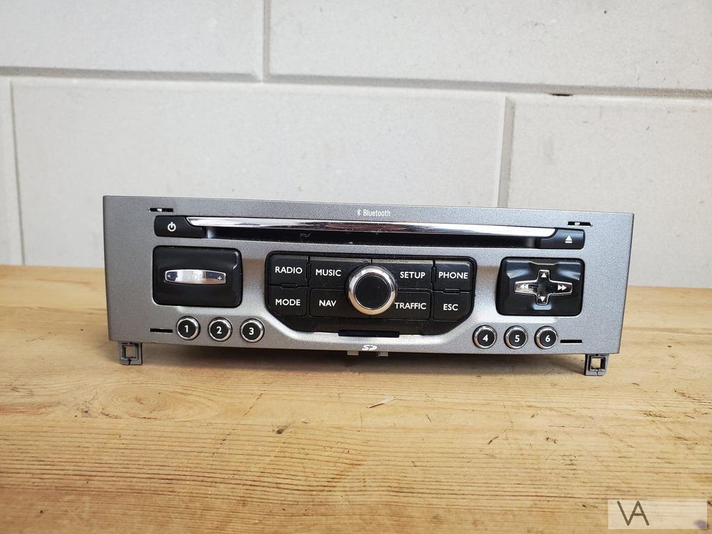 Peugeot 308 2008 - 2013 radio NAVIGATIE rneg 96661987xh €100, Gebruikt, -, -, Ophalen of Verzenden