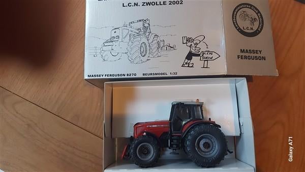 Siku LCN 2002 Massey Ferguson 8270, Hobby en Vrije tijd, Ophalen of Verzenden, Zo goed als nieuw, Tractor of Landbouw, SIKU