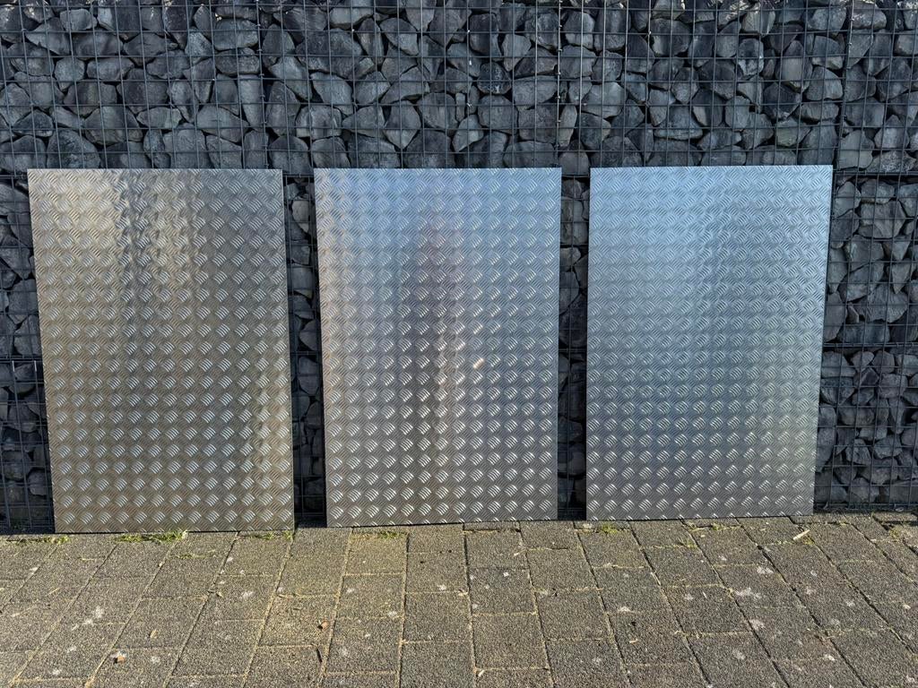 3 x nieuwe alu traanplaat 125 cm x 83,5 cm 3,5/5 mm, Ophalen, Nieuw, Aluminium