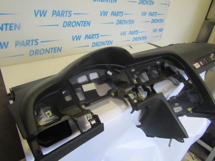 Dashboard van een Audi A6, Gebruikt, -, Verzenden, -