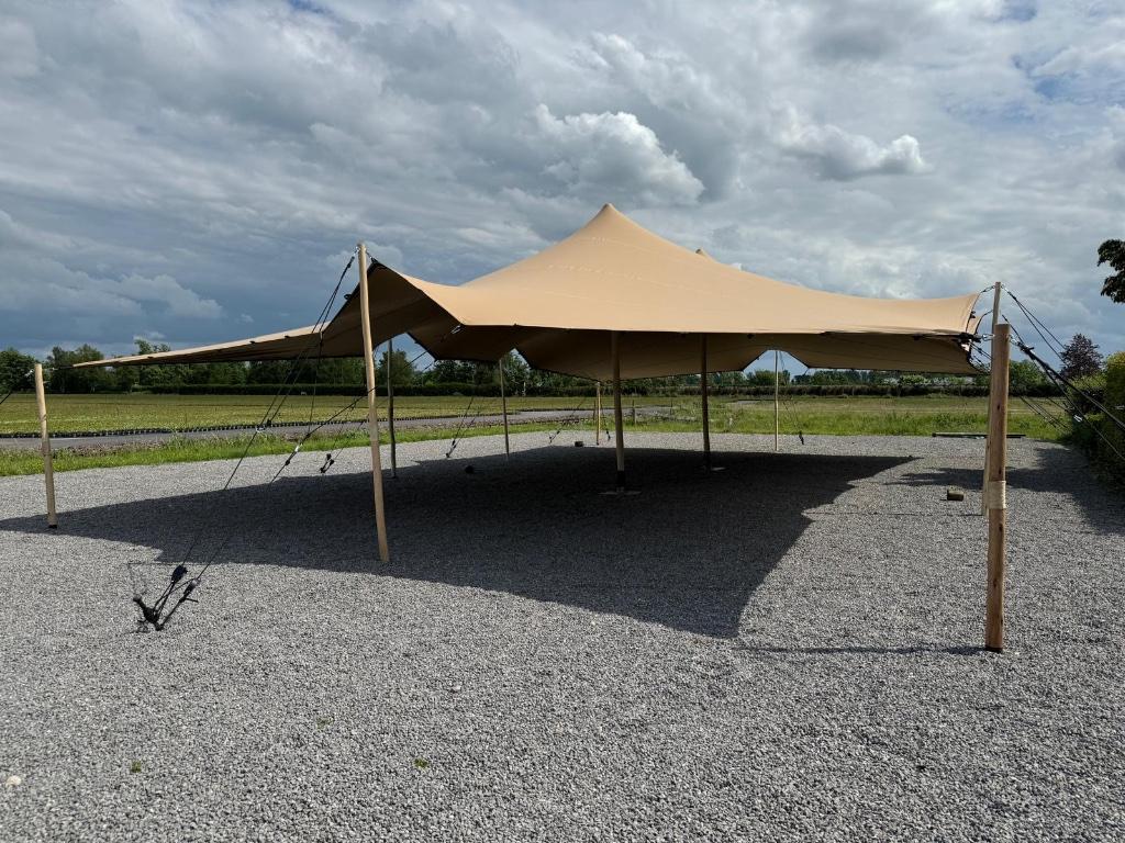Stretchtent 10 x 15 meter te huur - Zand - Ook last minute, Tuin en Terras, Partytenten, Partytent, 6 meter of meer, Zo goed als nieuw