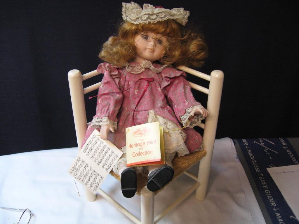 Pop Hertingage Mint Collectioen 1990 met stoel nieuw, Verzamelen, Ophalen of Verzenden, Nieuw, Pop