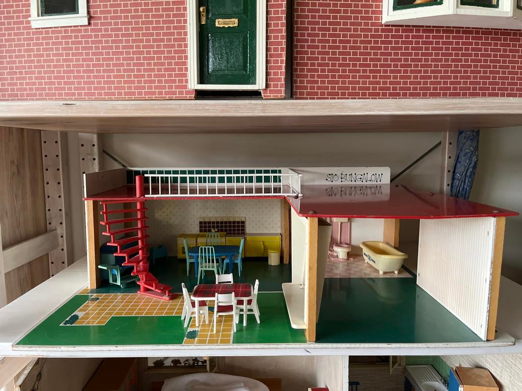 Sio bungalow poppenhuis jaren 70, Verzamelen, Ophalen, Gebruikt, Poppenhuis
