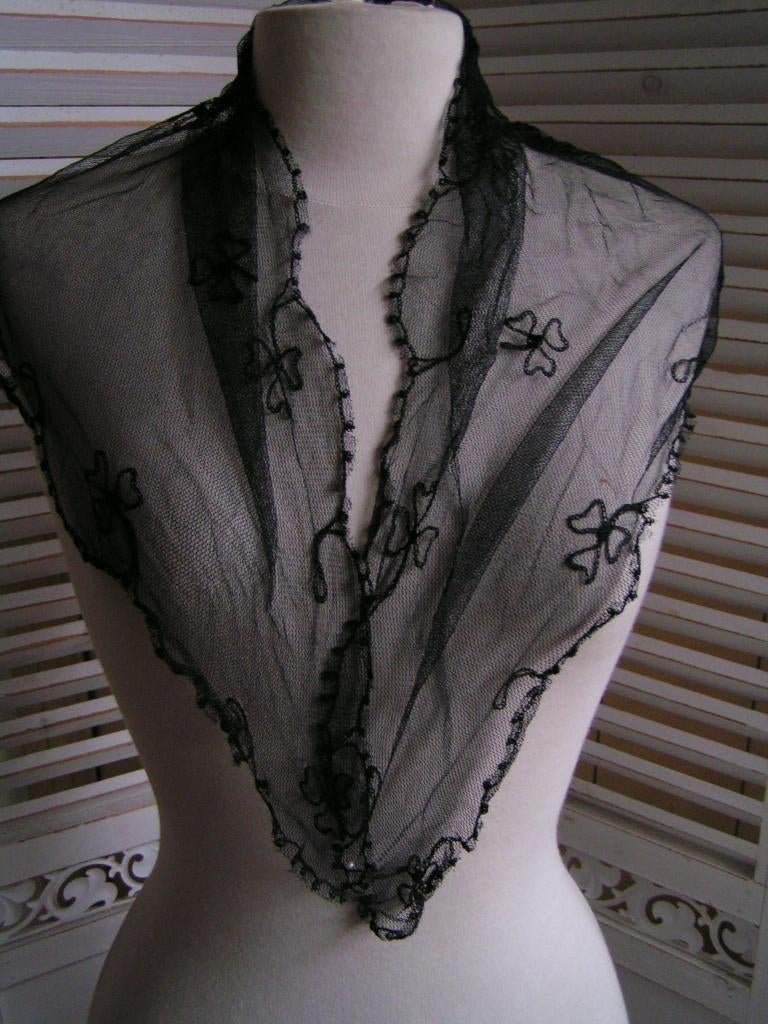antieke mantilla nr UU 777, Verzenden