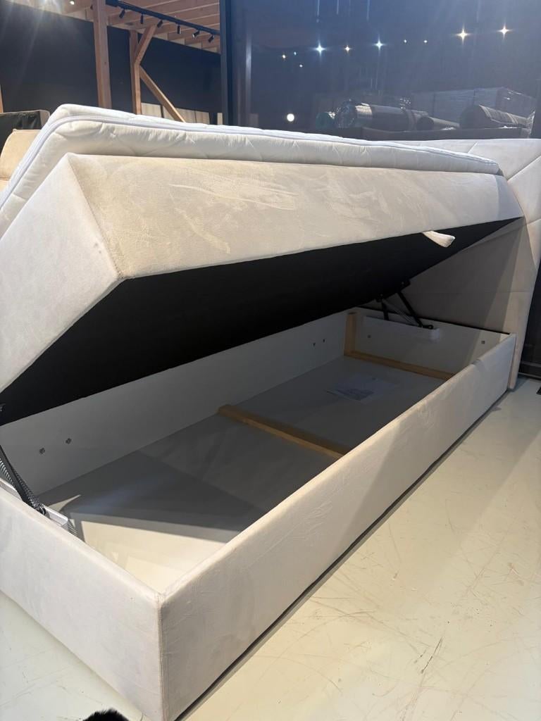 Showmodel velvet boxspring met opbergruimte + gratis topper, Info@trendvortex.com, Velvet, lux, modern, Ophalen of Verzenden, Grijs