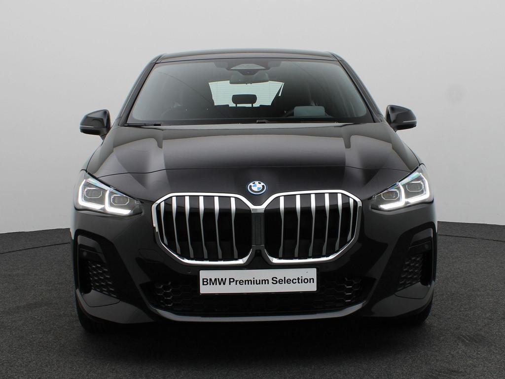 BMW 2 Serie Active Tourer 230e xDrive M Sportpakket | Harman, Auto's, BMW, Automaat, Stof, Gebruikt, Bedrijf