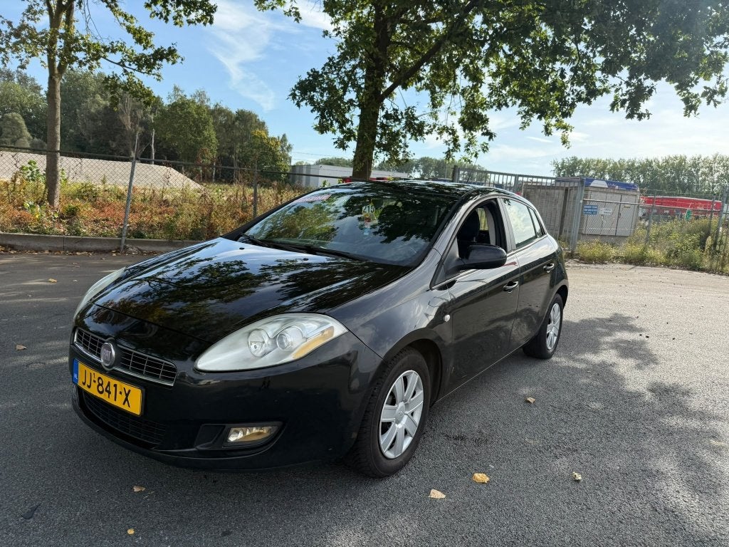 Fiat Bravo 1.4 16V 5DR 2009 Zwart, Voorwielaandrijving, 4 cilinders, Zwart, Bedrijf