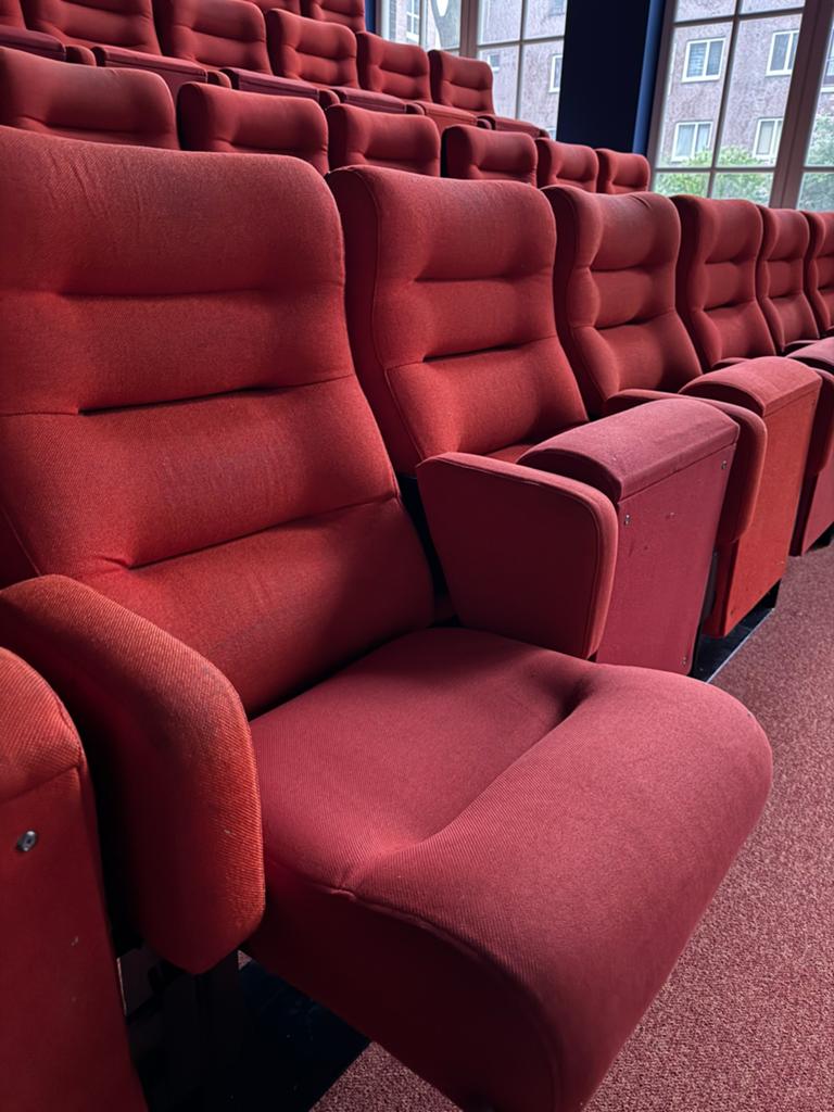 Bioscoop stoelen, Huis en Inrichting, Ophalen, Gebruikt, Stof