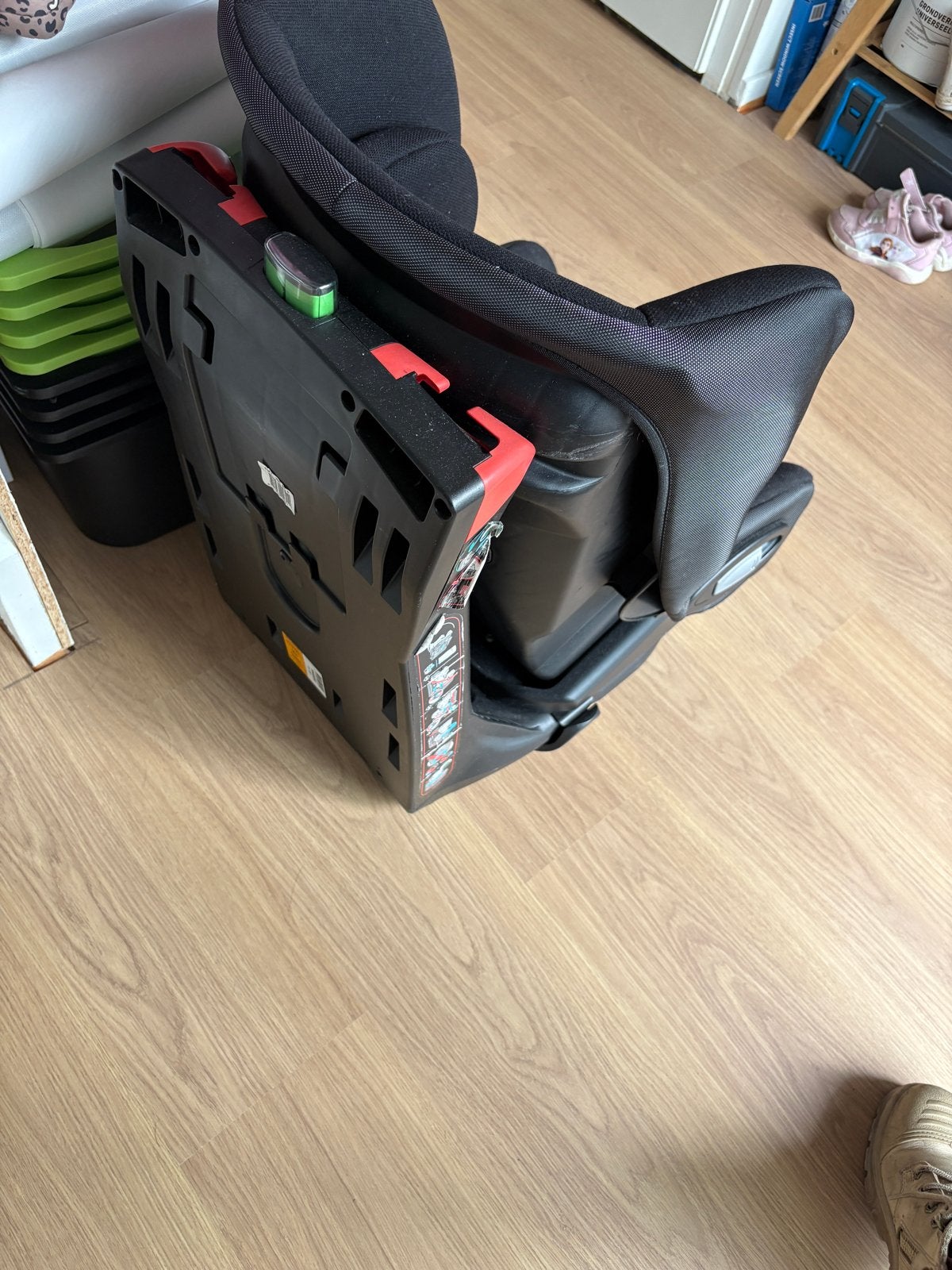 2x Maxi-Cosi Axiss autostoel - Zwart, draaibaar, Kinderen en Baby's, Autostoeltjes, Ophalen, Verstelbare rugleuning, 9 t/m 18 kg