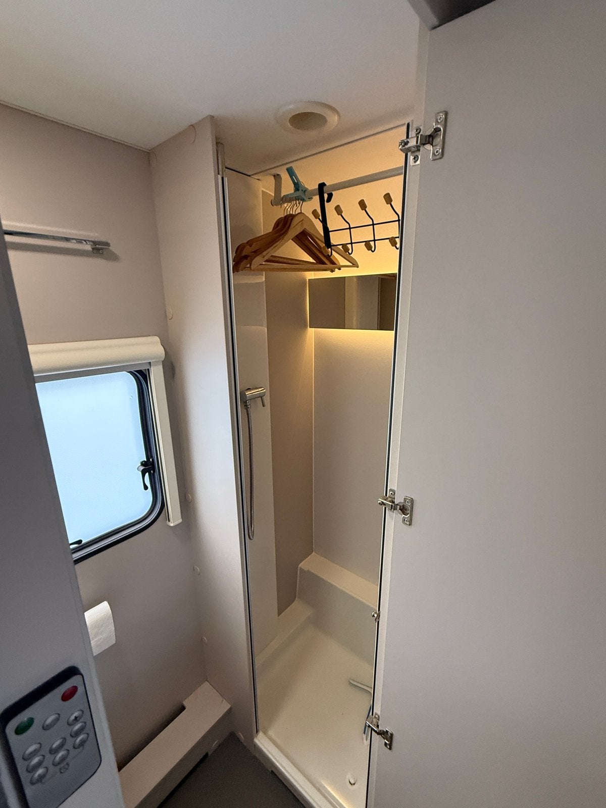 Foto 17 van Adria Adora 573 PT 2022 | airco | mover | stapelbed