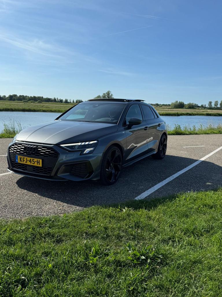 Audi A3 TDI  S-tronic 2024 Grijs, 150 pk, Leder en Stof, Diesel, Dealer onderhouden