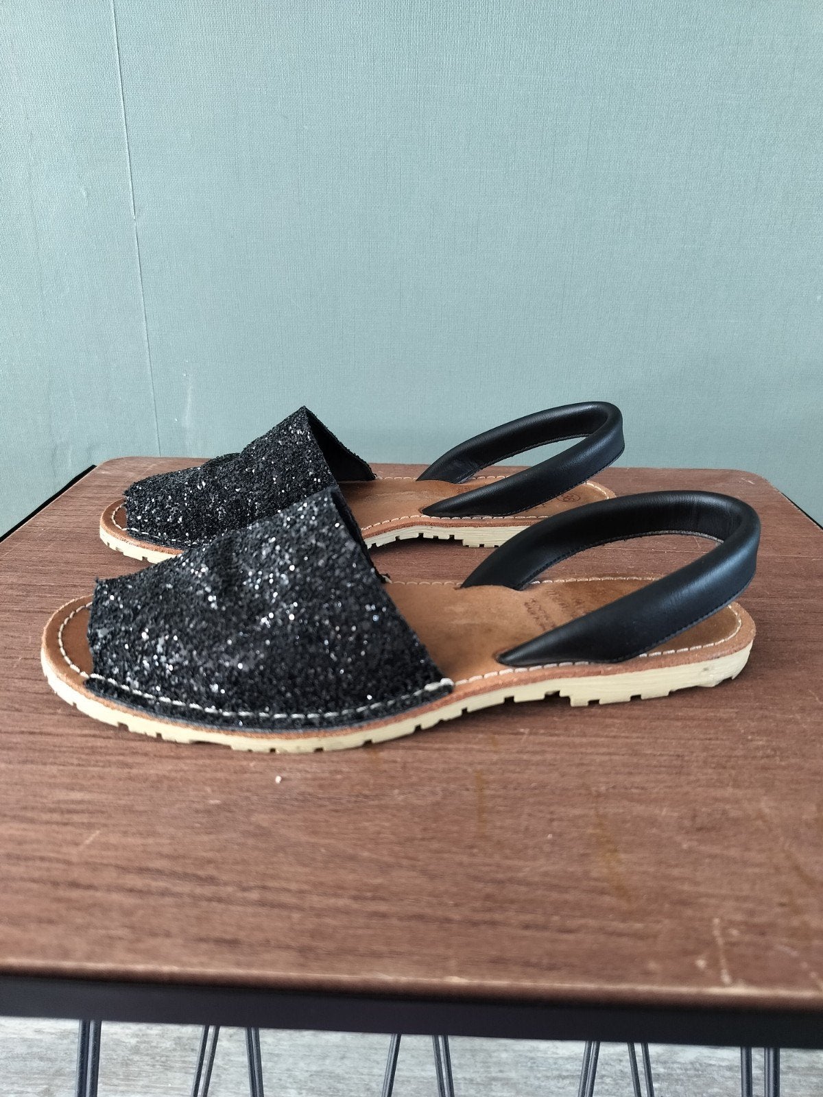 Zwarte leren sandalen. Maat 38, Ophalen of Verzenden, Zo goed als nieuw, Sandalen of Muiltjes