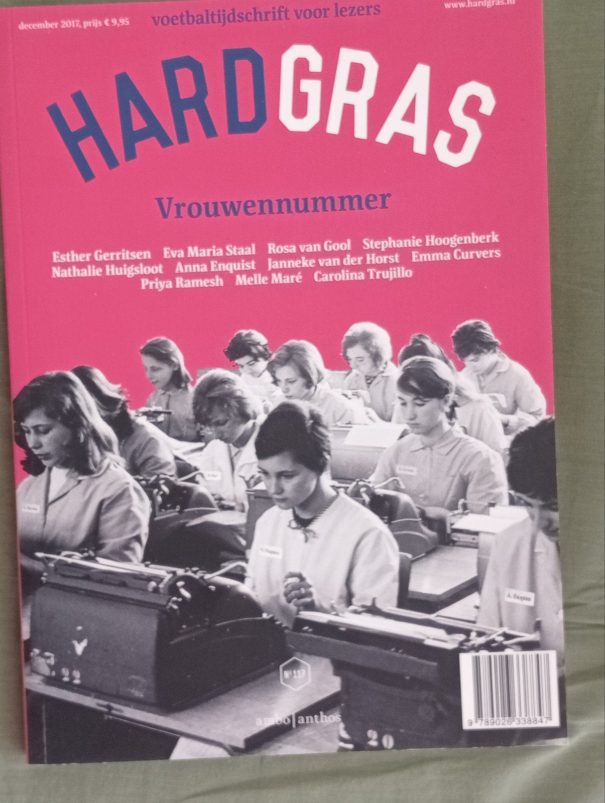 Hardgras Vrouwennummer - Voetbaltijdschrift december 2017, Ophalen of Verzenden, Gelezen, Overige typen