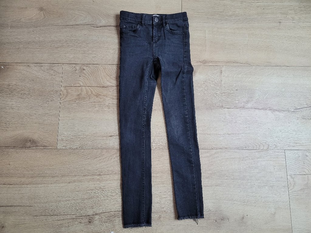 KIDS ONLY grijze super skinny spijkerbroek maat 134 ~ SJ2018, Kinderen en Baby's, Kinderkleding | Maat 134, Broek, Gebruikt, Meisje