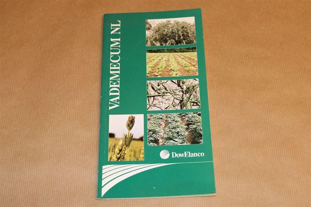 Vademecum NL — DowElanco Landbouw Gids Gewasbescherming, Boeken, Ophalen of Verzenden, Gelezen, Bloemen, Planten en Bomen