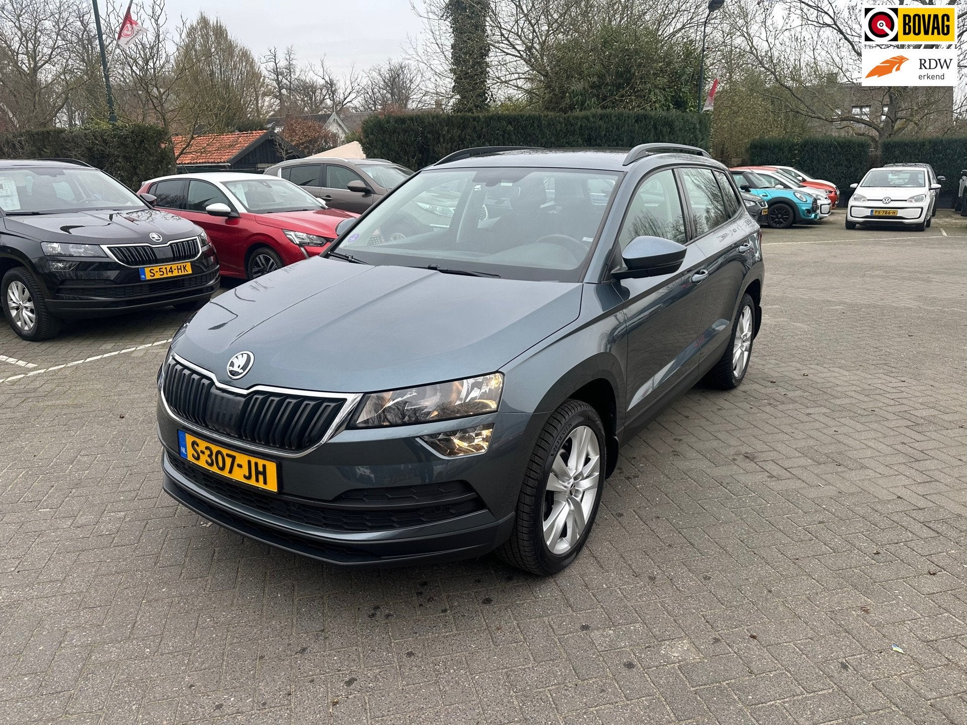 Skoda Karoq 1.0 TSI Style , carplay , pdc , 82.000 km NAP, Auto's, Voorwielaandrijving, Dealer onderhouden, Gebruikt, Euro 6