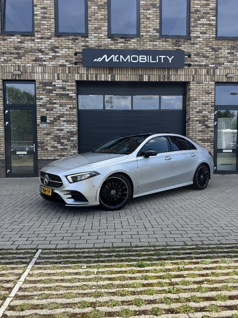 Mercedes A220 Premium Plus | Pano | Burmester | Night Pack, Auto's, Mercedes-Benz, 730 kg, Parkeerassistent, 1365 kg, 1600 kg