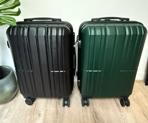 2 zo goed als nieuwe Handbagage koffers €50,- voor de set., 50 tot 60 cm, Hard kunststof, Slot, Ophalen of Verzenden