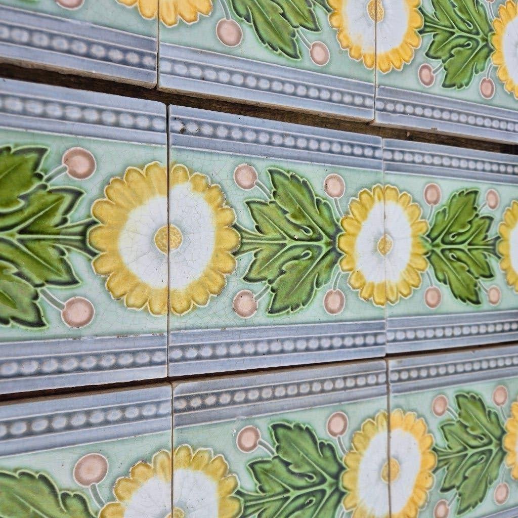 25 art nouveau wandtegels opgelegd decor bloem en blad, Antiek en Kunst, Ophalen