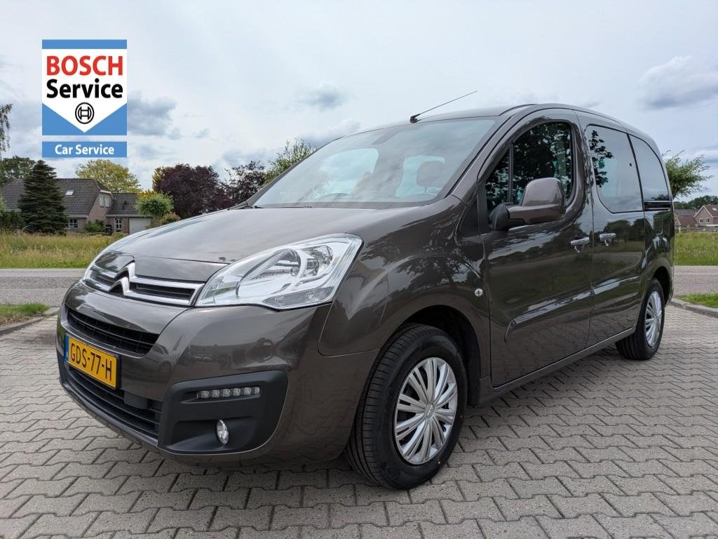 Citroen BERLINGO 1.2 Puretech Feel I Benzine 5p I Nieuw Dist, Gebruikt, 1199 cc, Handgeschakeld, 3 cilinders