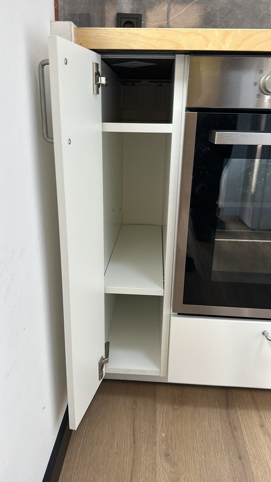 Moderne hoekkeuken met inbouwapparatuur, Ophalen, Wit, Hoekkeuken, Zo goed als nieuw
