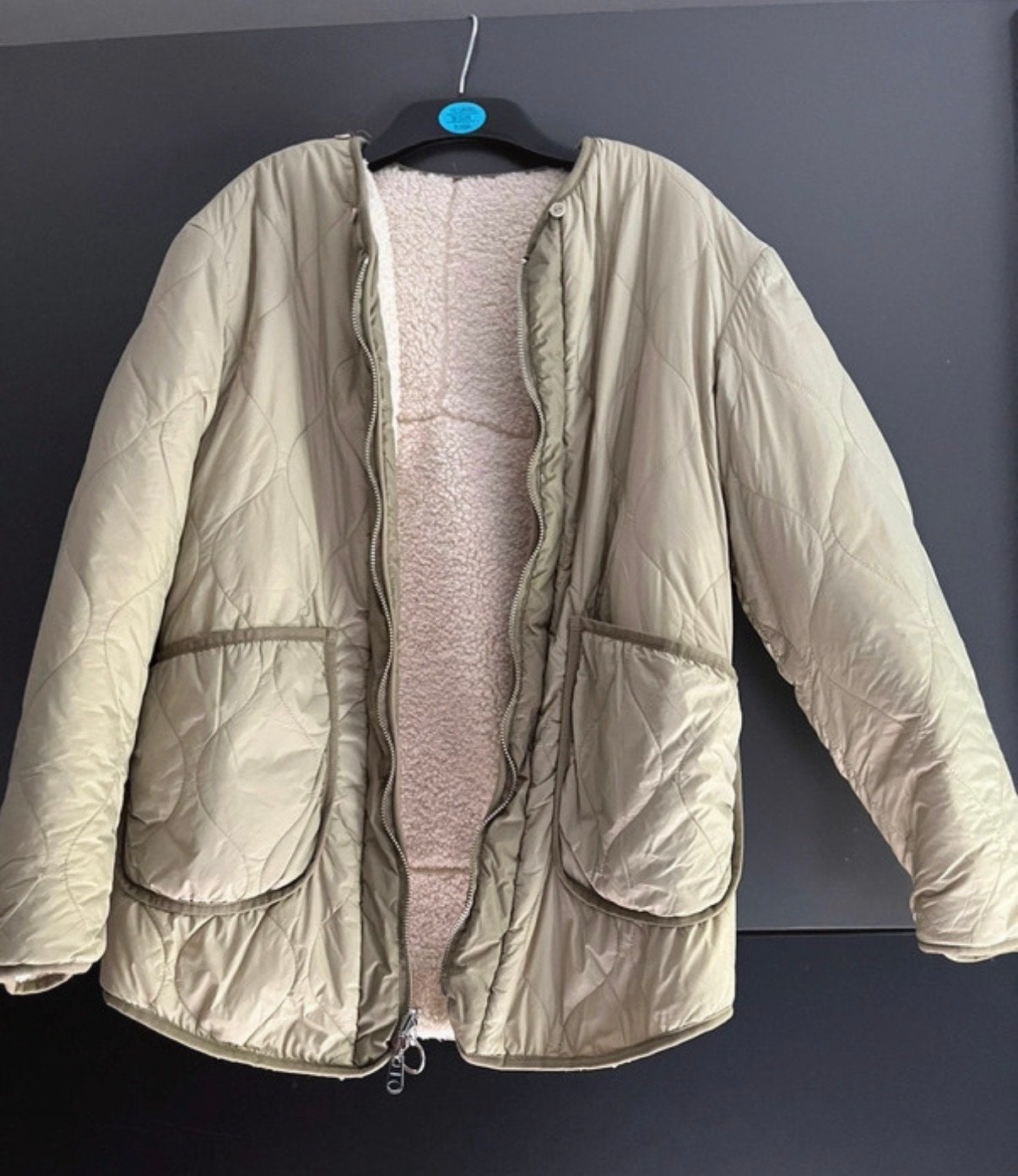 Nieuwe gewatteerde jas met teddy voering - Maat XS, Verzenden, Nieuw, Maat 34 (XS) of kleiner, Beige