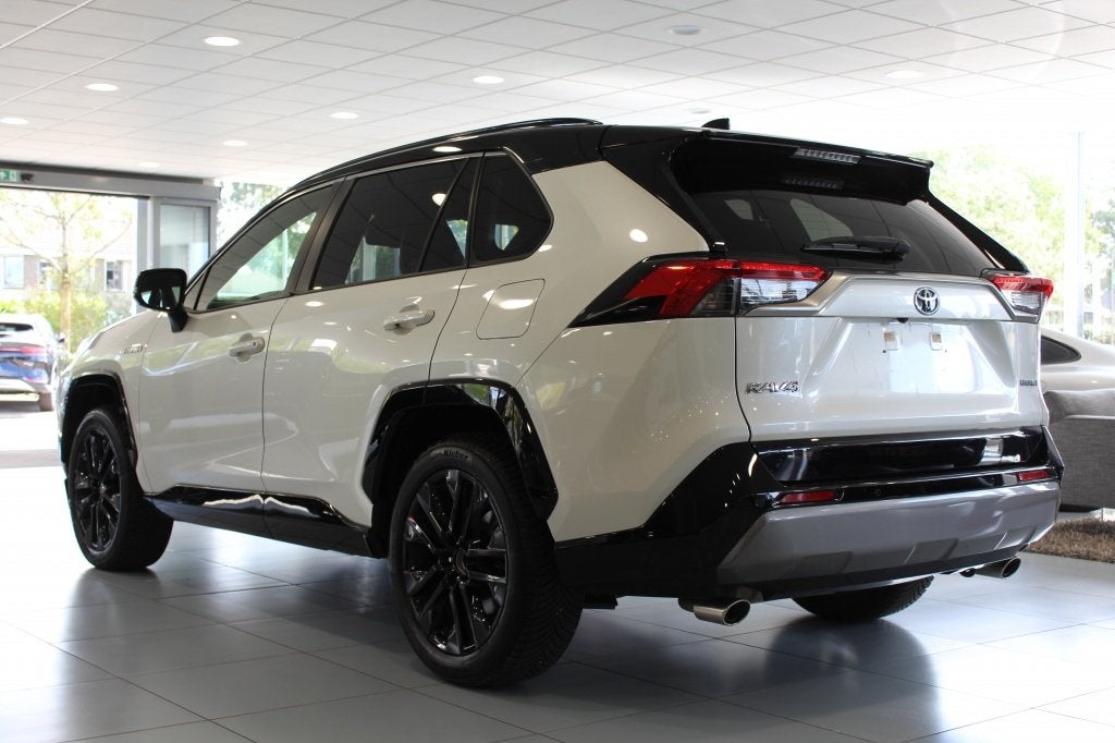 Toyota RAV4 2.5 Hybrid Bi-Tone/PANO/JBL/CRUISE (bj 2022), Auto's, Toyota, Automaat, Dealer onderhouden, Gebruikt, Zwart