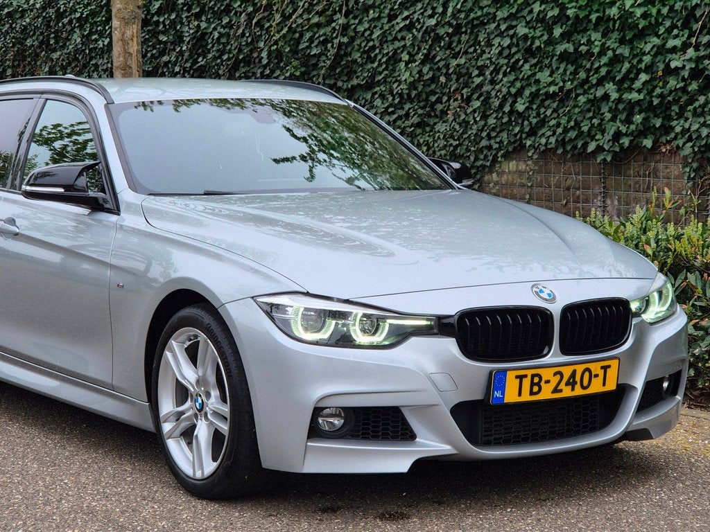 BMW 3-serie Touring M Sport Apple CarPlay dig.dash Navi GR N, Automaat, Gebruikt, 1465 kg, 3 cilinders