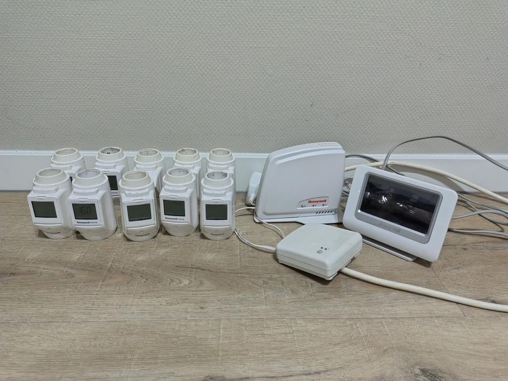 Honeywell Evohome slimme cv-regeling - 8 zones, Ophalen of Verzenden, Slimme thermostaat, Zo goed als nieuw