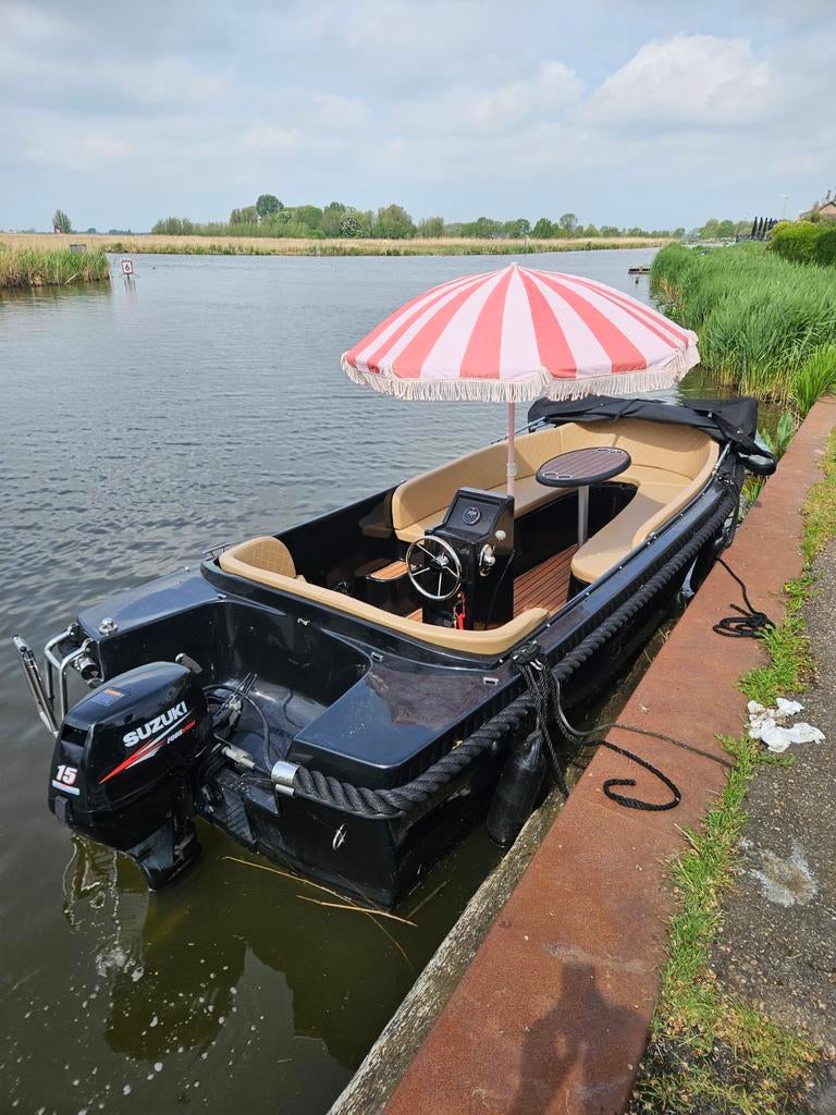 Sloep Elegance inclusief kantel trailer, Watersport en Boten, Sloepen, Zo goed als nieuw, 10 tot 30 pk, 3 tot 6 meter, Buitenboordmotor