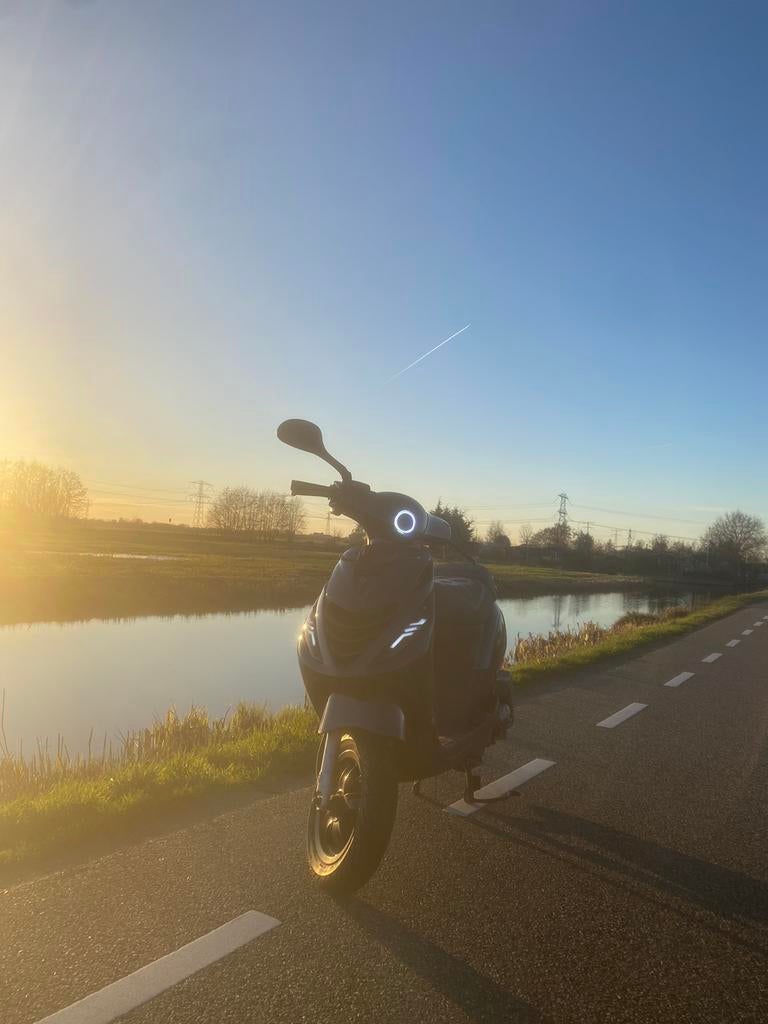 Piaggo zip 4t 2v 50cc, Fietsen en Brommers, Scooters | Piaggio, Gebruikt, Zip, Maximaal 45 km/u, Benzine, Ophalen of Verzenden