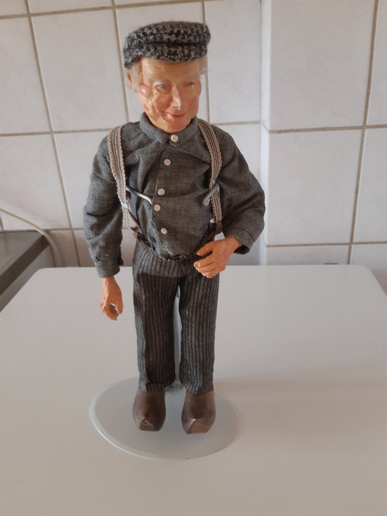 Vintage handgemaakte klederdrachtpop boer met klompen, Verzamelen, Ophalen of Verzenden, Zo goed als nieuw, Pop