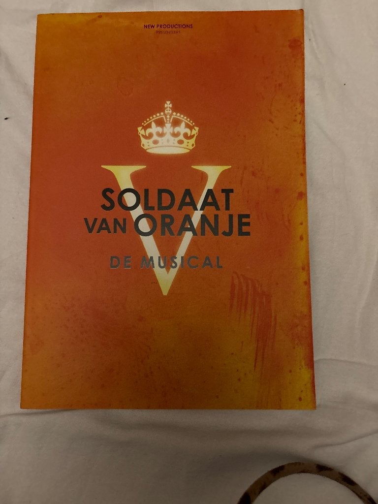 Soldaat van oranje de musical boek, Ophalen of Verzenden, Zo goed als nieuw, Ballet of Musical