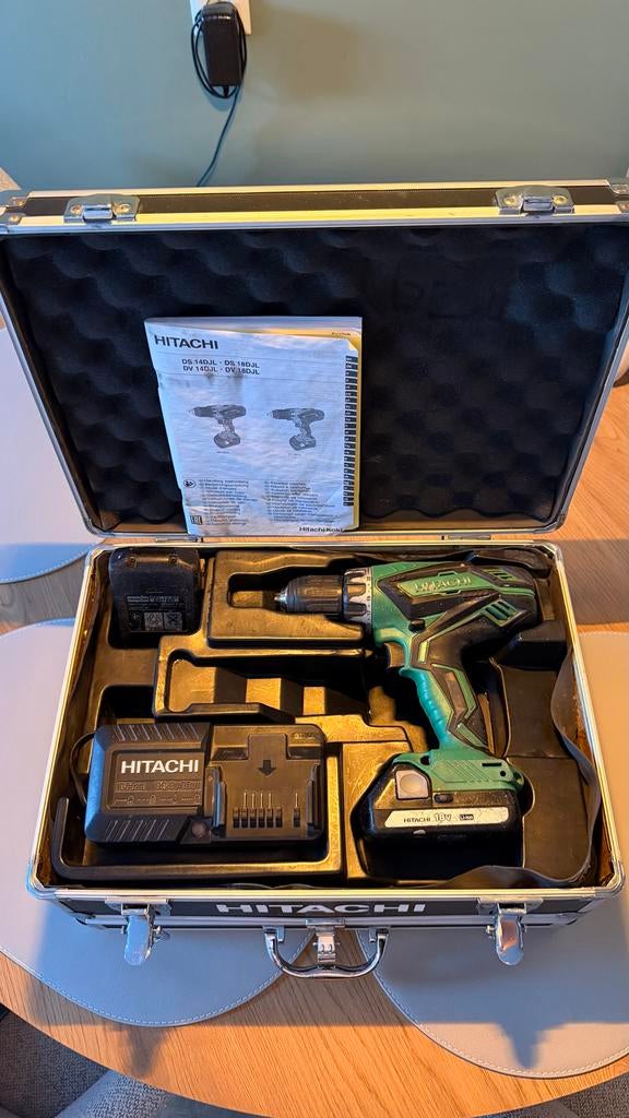 Hitachi DS18DJL Boor-/Schroefmachine met koffer en accessoir, Gebruikt, Variabele snelheid, Ophalen of Verzenden, Boor- en Schroefmachine