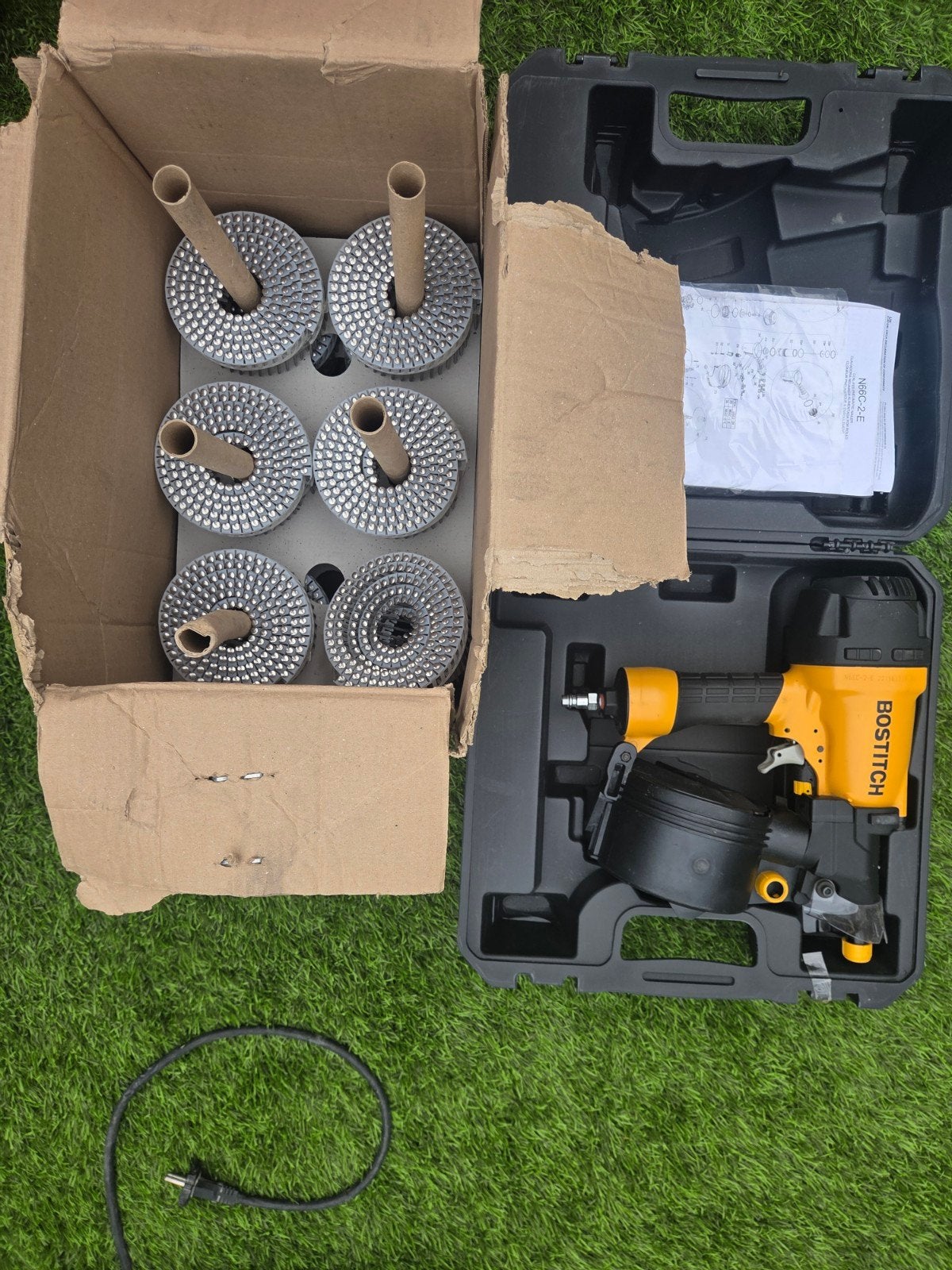 Bostitch N66C-2-E Coilnageltacker met RVS Coilnails, Ophalen of Verzenden, Zo goed als nieuw, Tacker/nietmachine, Bosch