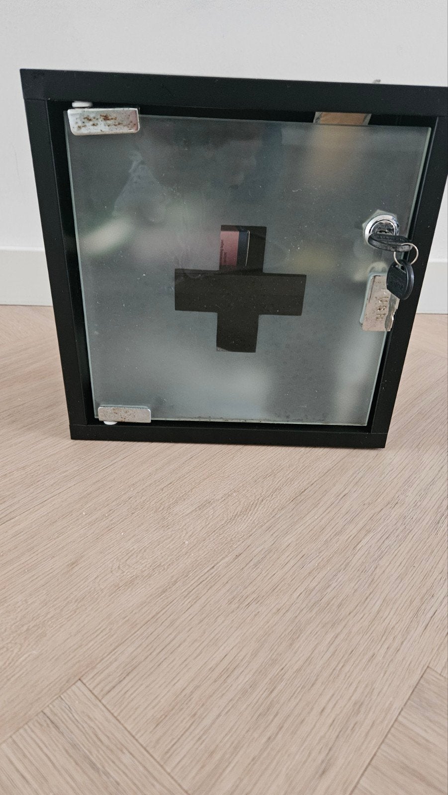 Compact medicijnkastje om op te hangen met slot, Ophalen of Verzenden