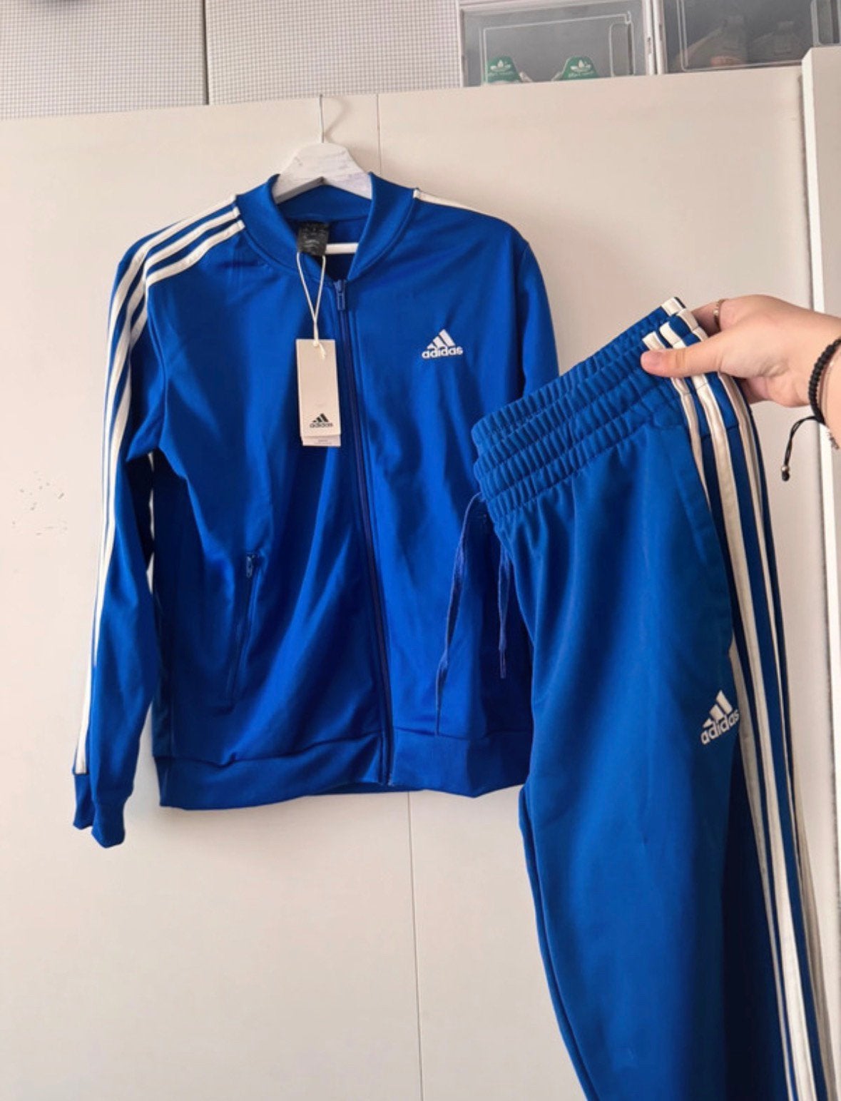 Adidas trainingspak, Nieuw, Algemeen, Verzenden, Maat 48/50 (M)