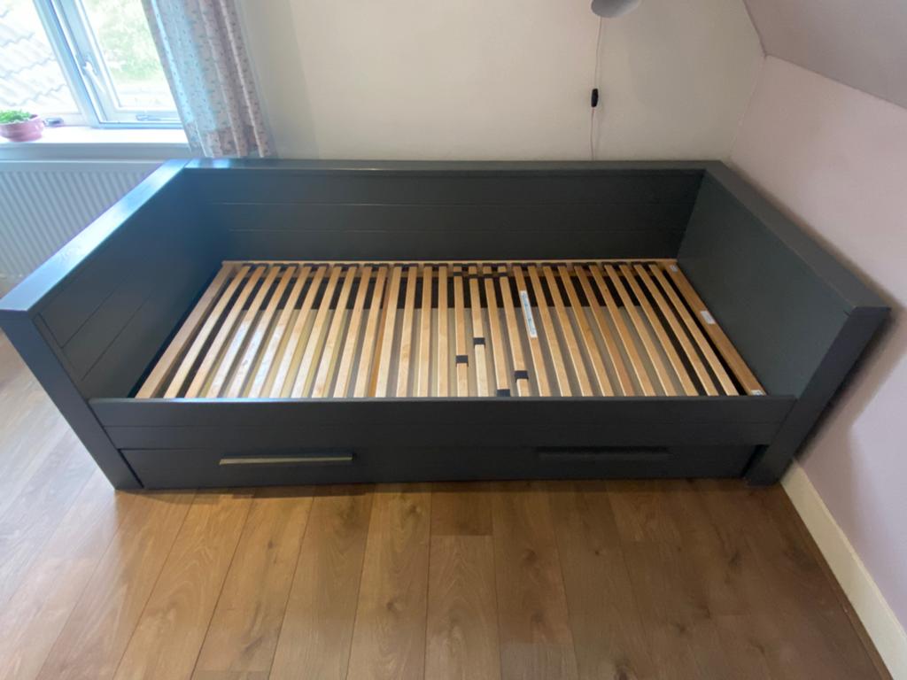 Woood bedbank Dennis incl nachtkastje, Huis en Inrichting, Ophalen, Gebruikt