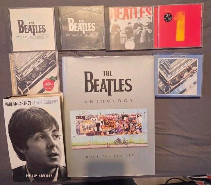 The Beatles cd's en boeken Anthology biography past masters, Ophalen of Verzenden, Zo goed als nieuw