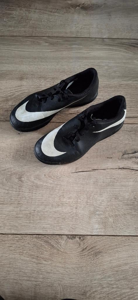 Voetbal schoenen, Maat XS of kleiner, Schoenen, Ophalen of Verzenden, Zo goed als nieuw