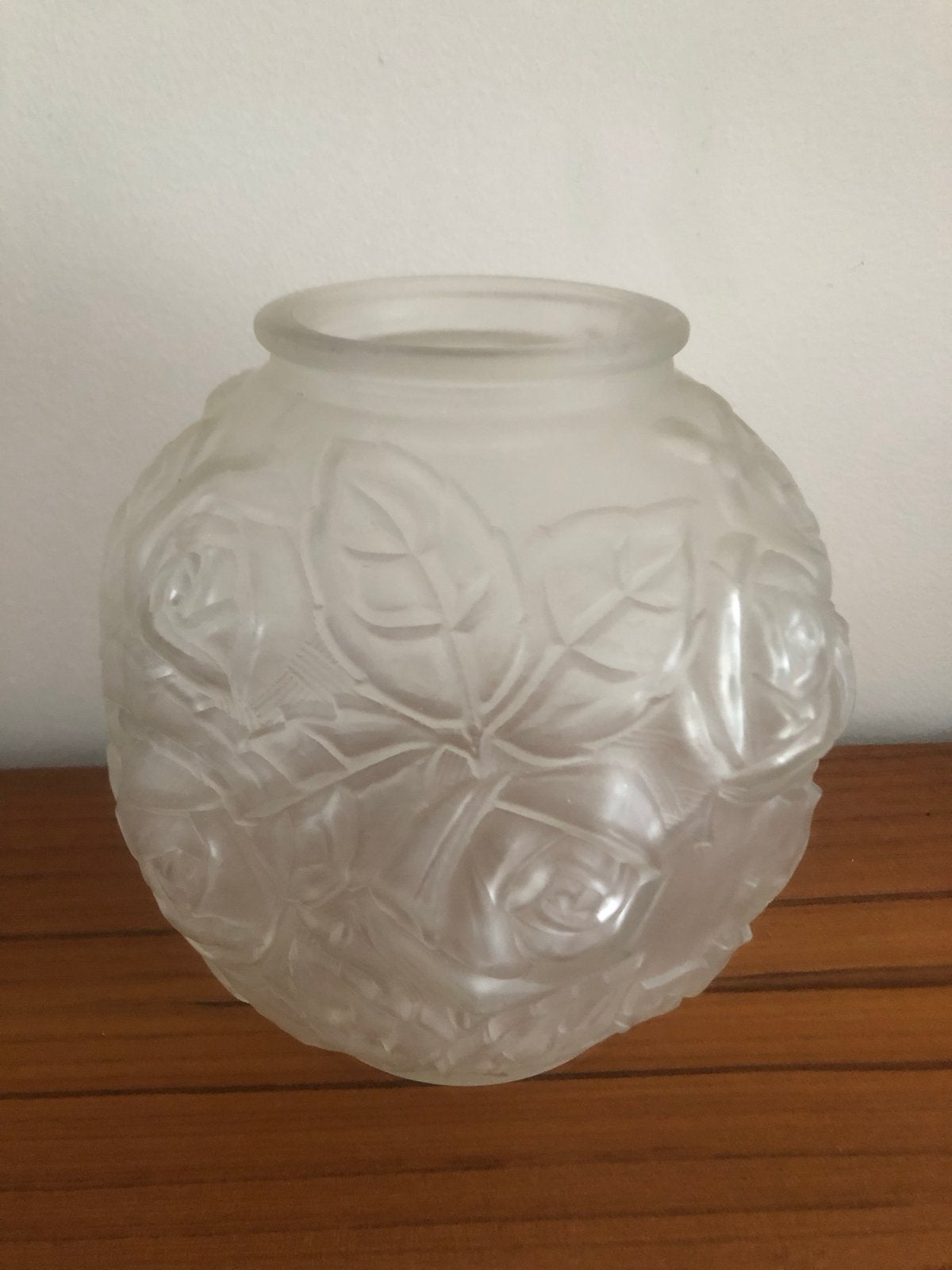 Josef Inwald Barolac Rozen Vaas van mat glas , Art Deco, Ophalen of Verzenden
