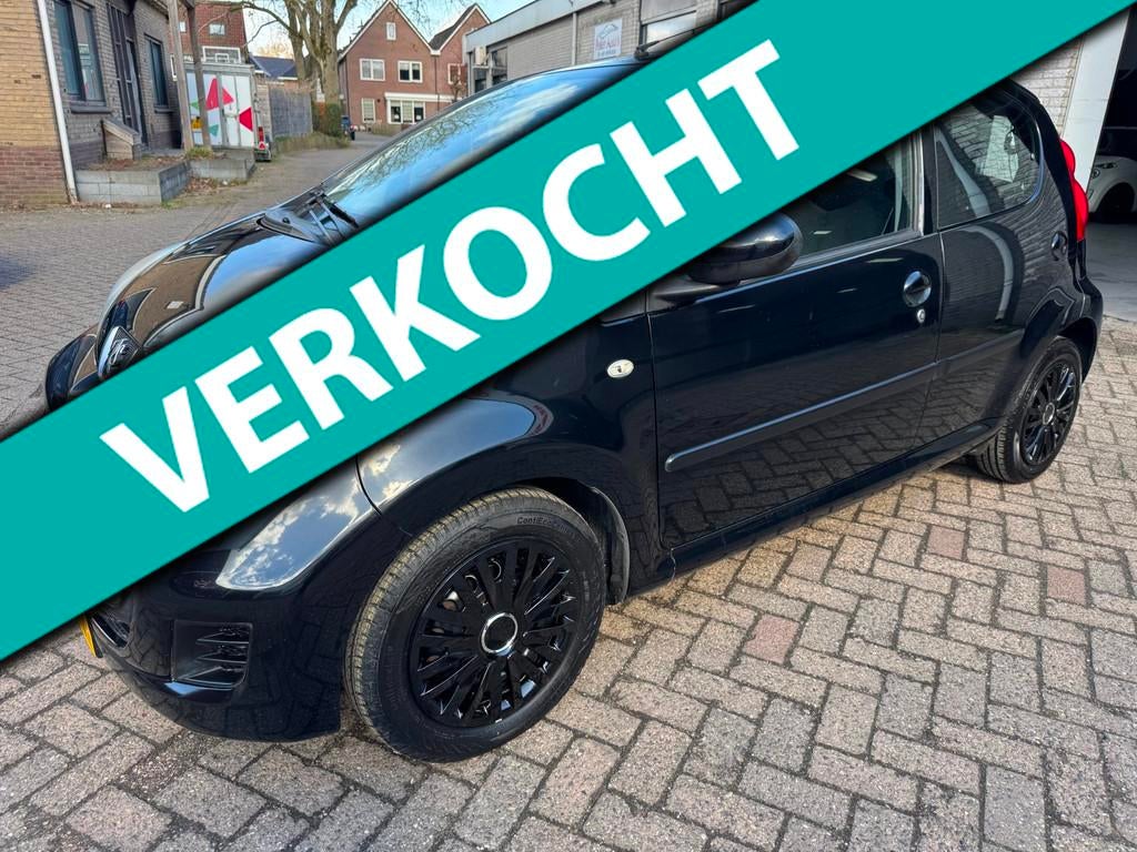 Peugeot 107 1.0-12V XS AUTOMAAT AIRCO 195013 KM NAP O.H BOEK, Euro 5, Gebruikt, 4 stoelen, Origineel Nederlands