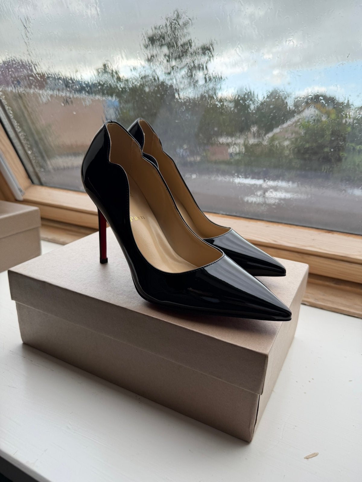 Christian Louboutin 10 cm, Pumps, Zwart, Ophalen of Verzenden, Zo goed als nieuw