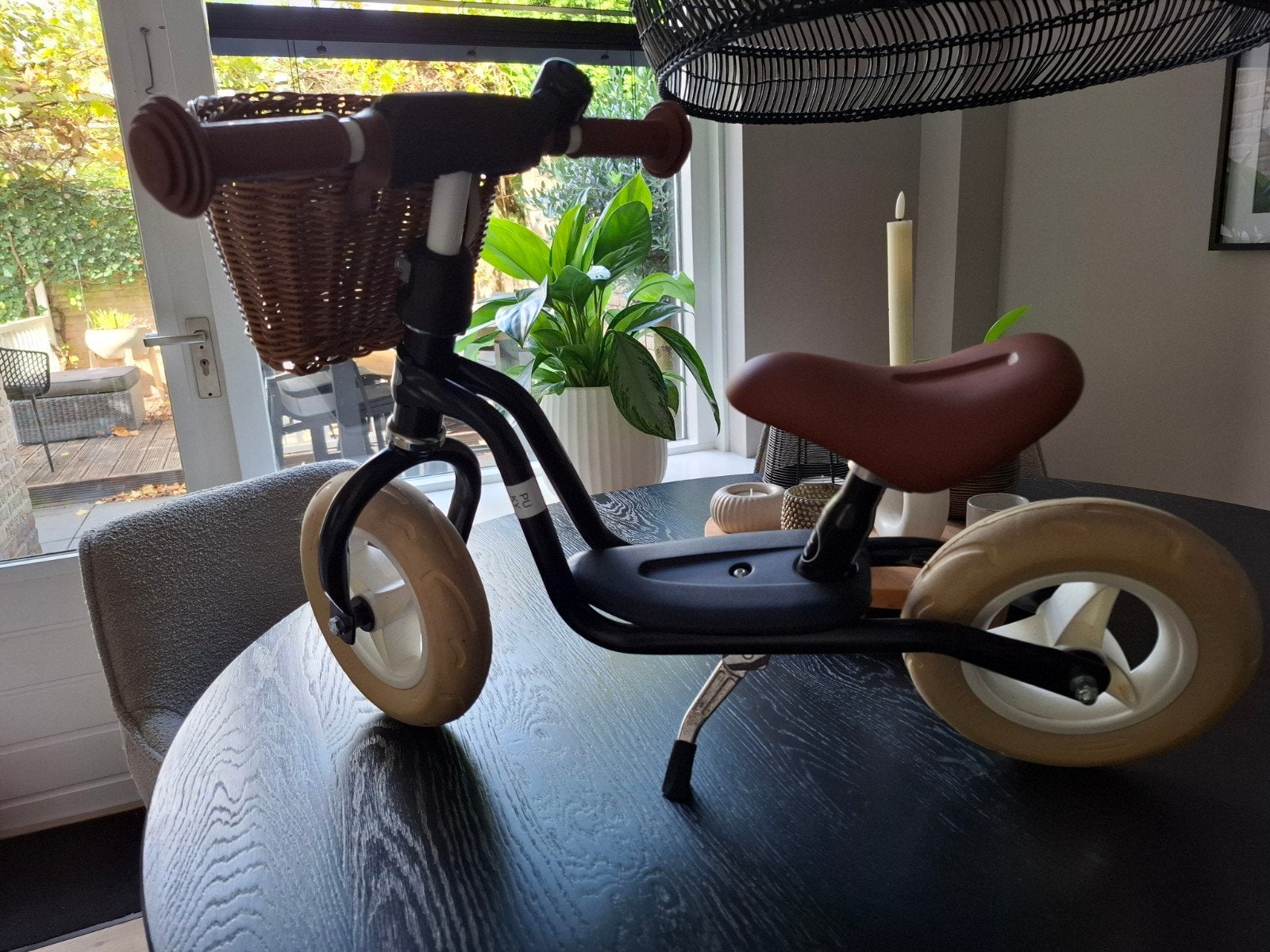 zwarte Puky met mandje, bel en standaard zgan, Ophalen, Zo goed als nieuw, Loopfiets